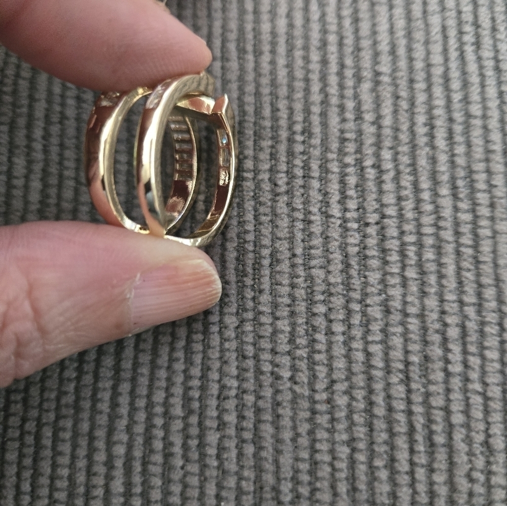 18K Gold Plated Dubai Fashion Gold and Silver V Initial Ring - Picture 10 of 12